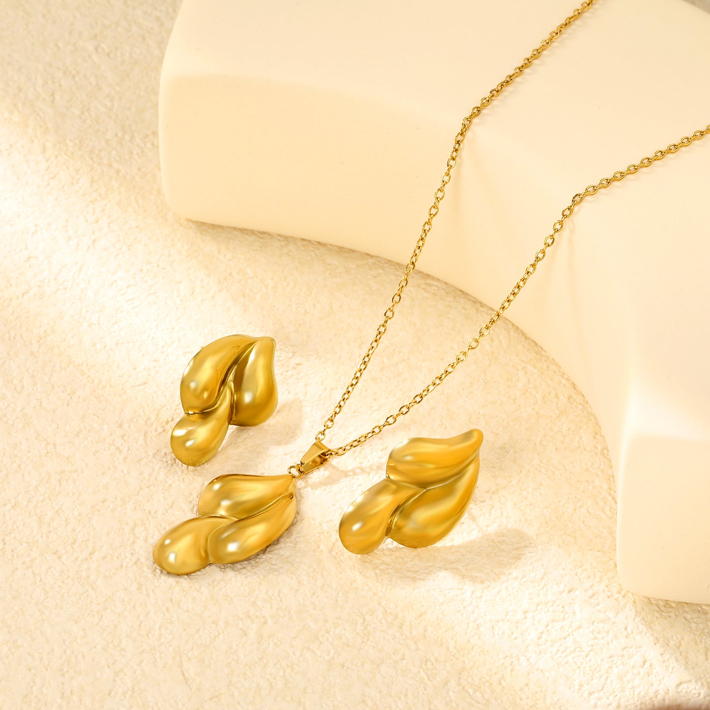 Ensemble Boucles d’oreilles et chaînette en acier inoxydable