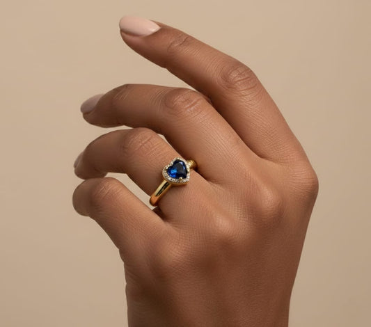 Bague Ajustable Plaquée Or 18 carats en forme de coeur ornée de petites pierres