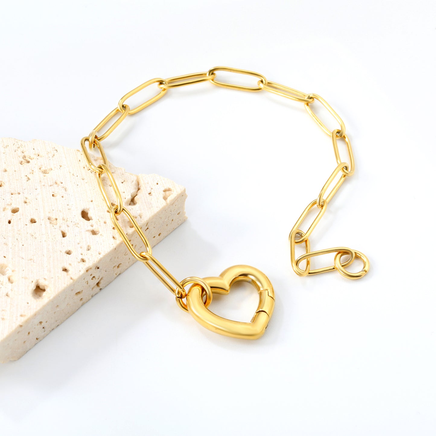 Boucles d’oreilles en acier inoxydable avec fermeture en forme de coeur