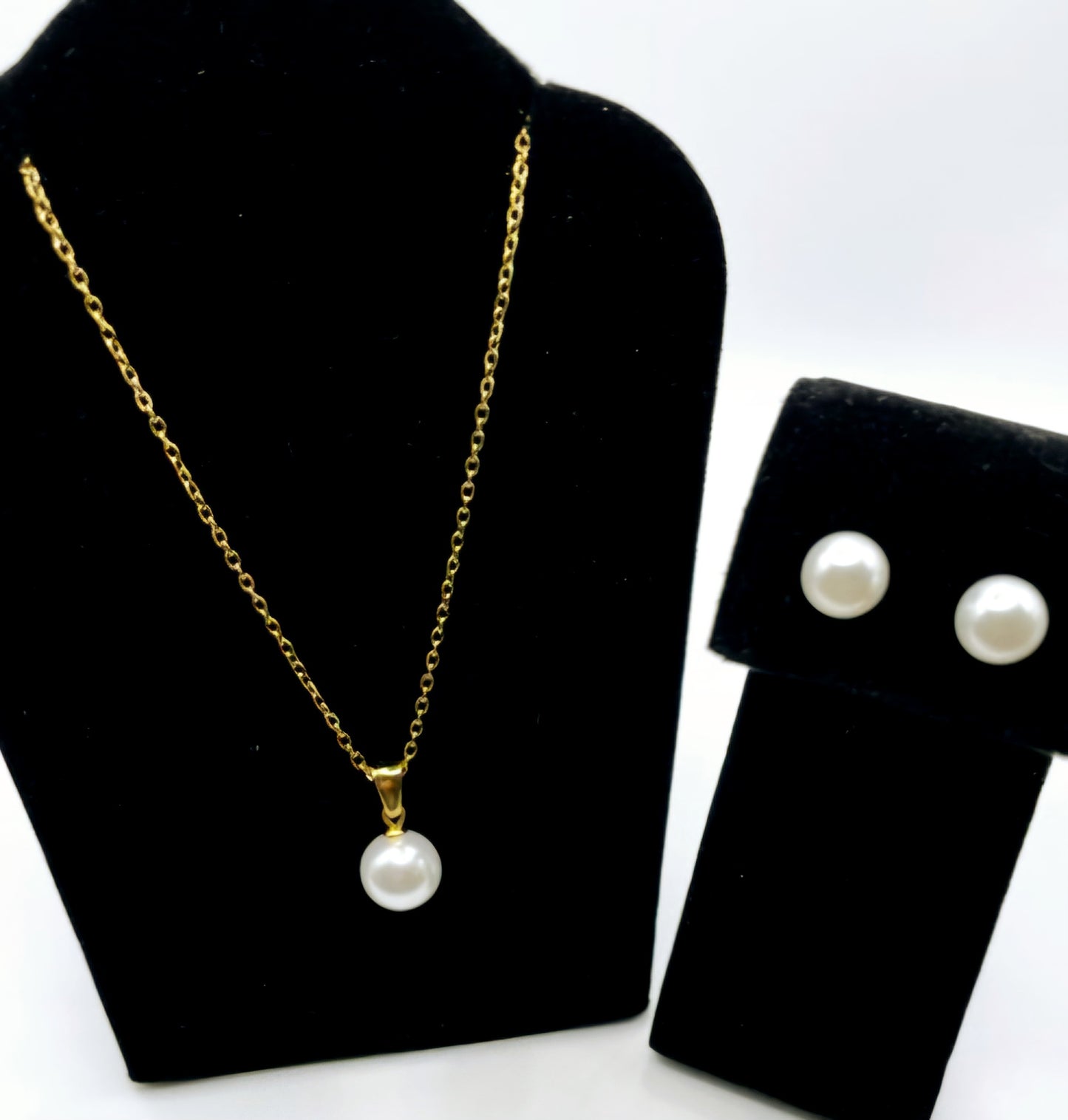 Ensemble Boucles d’oreilles et chaînette en acier inoxydable Perles blanches élégantes